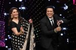 Madhuri Dixit with Govinda on the sets of DID Super Moms on 12th May 2015